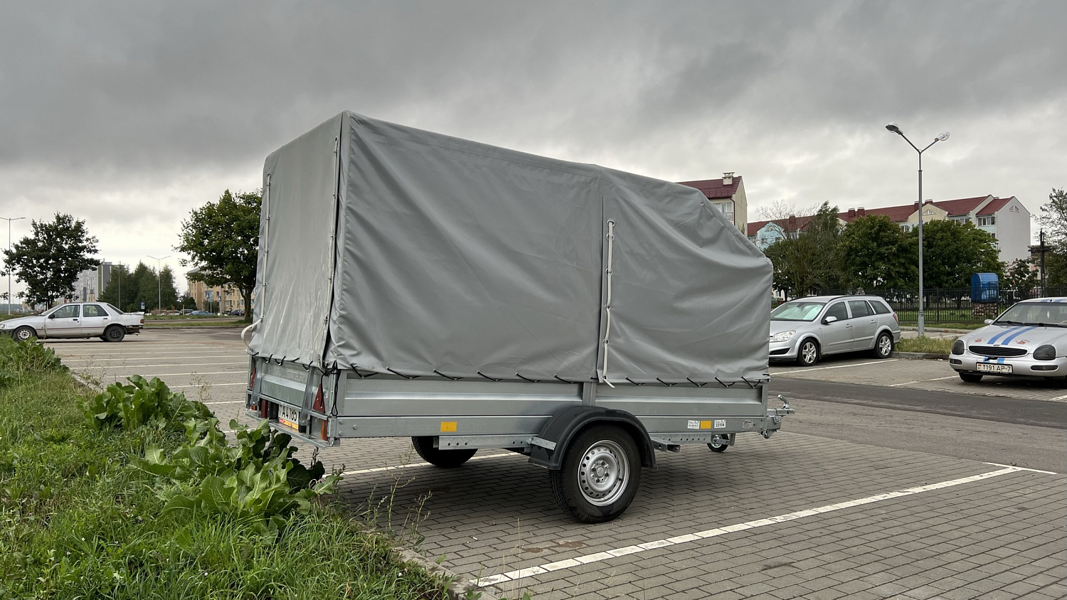 Аренда одноосного прицепа с тентом 3,0x1,5м