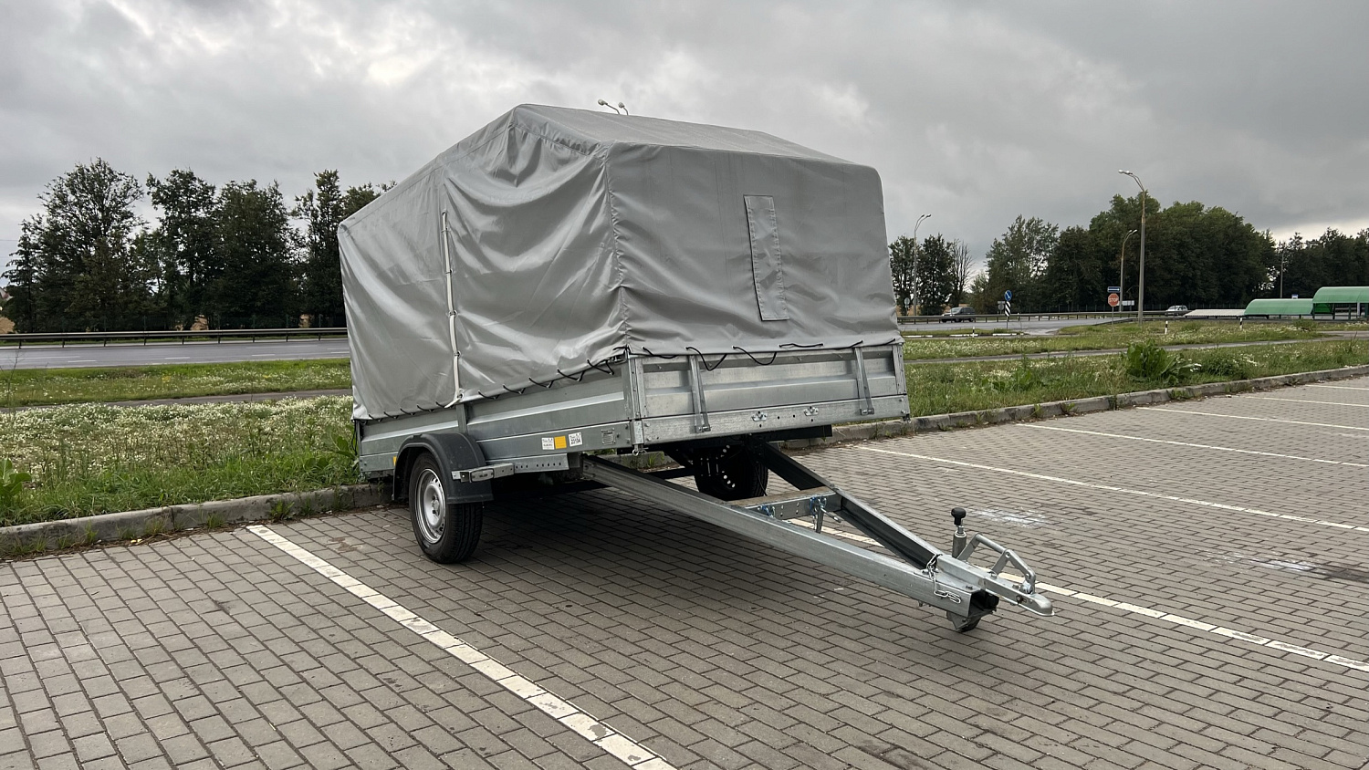 Аренда одноосного прицепа с тентом 3,0x1,5м